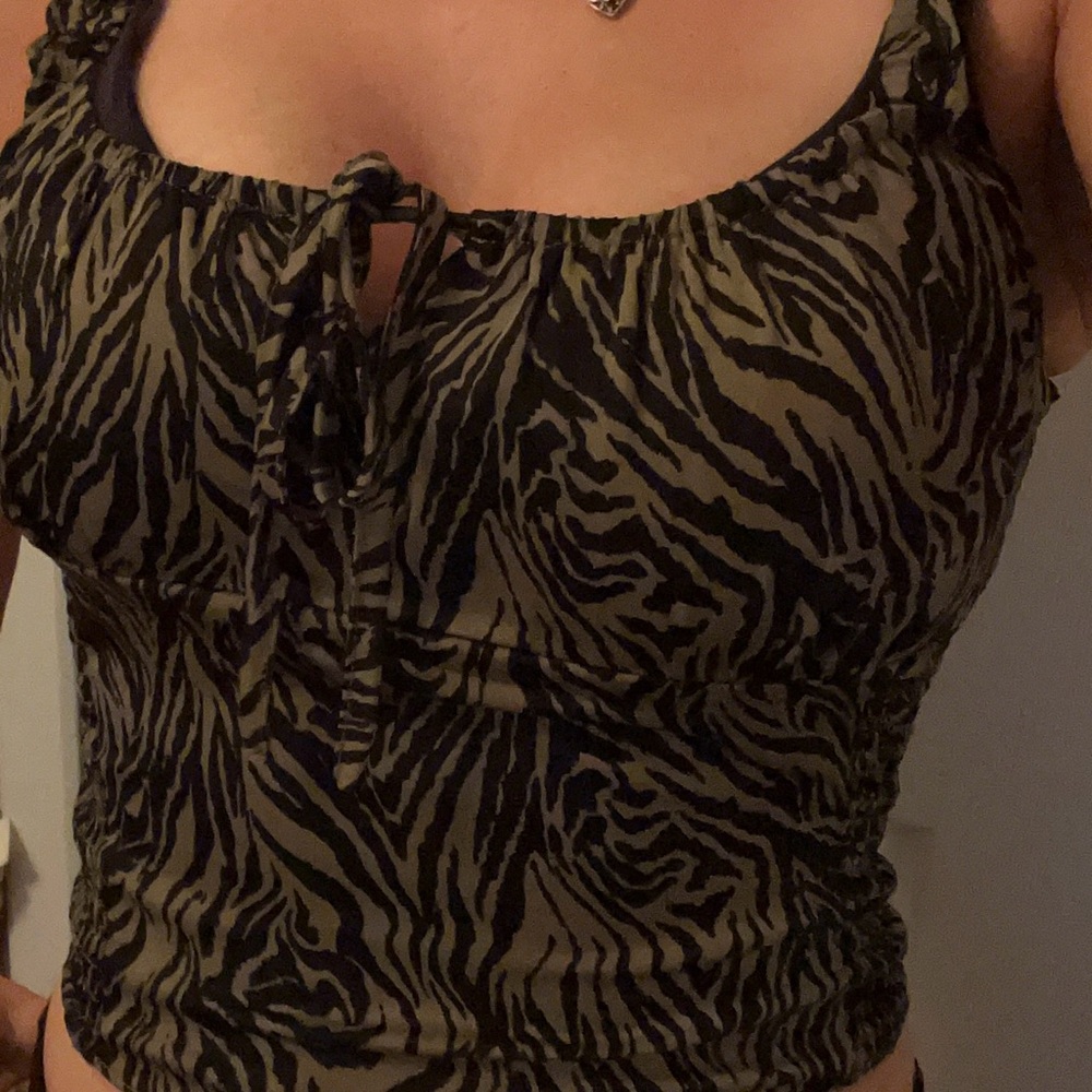 Heartloom Black and Green Zebra Print top. Xs Y2K style